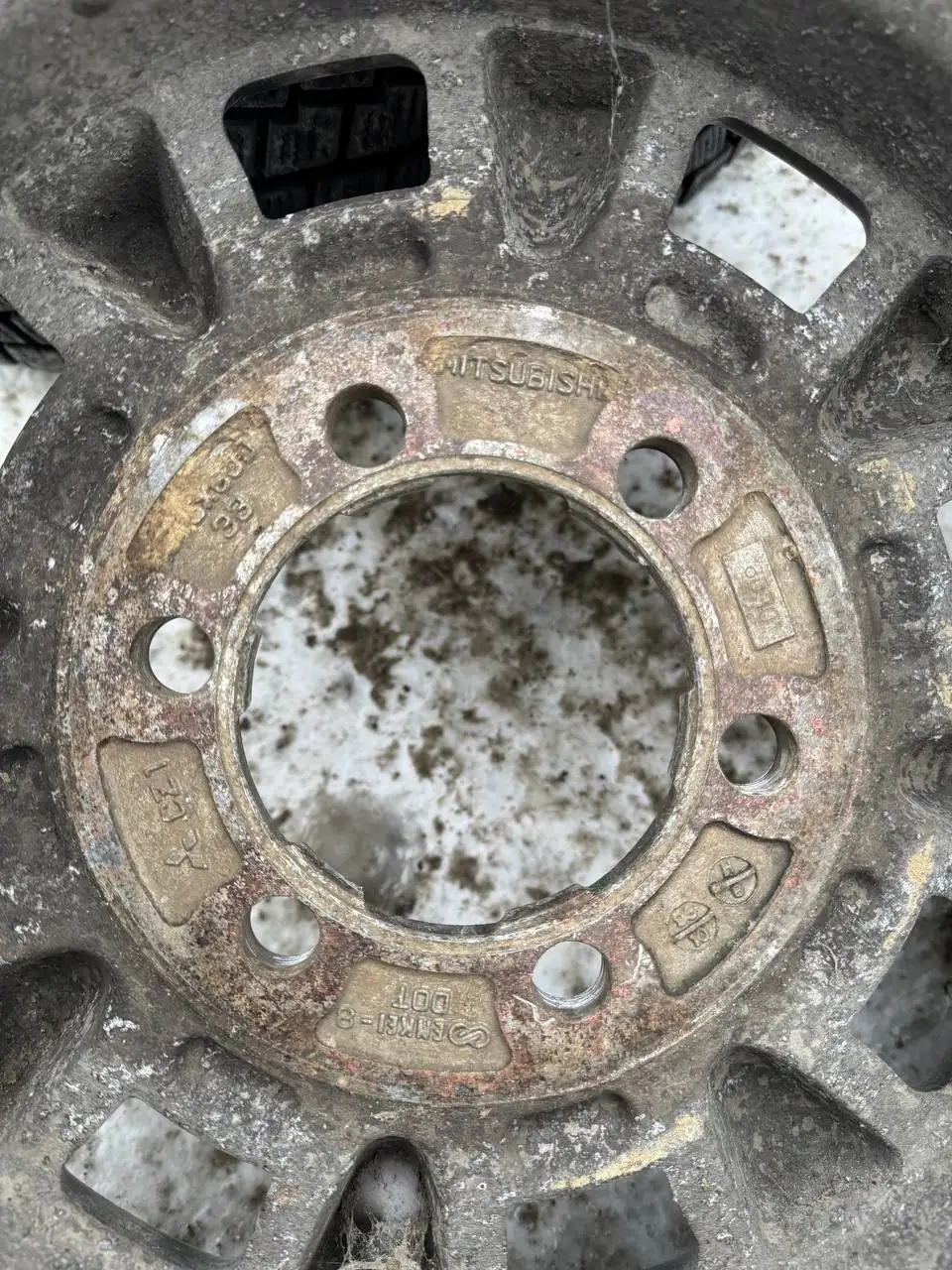 Продам комплект колёс на зимней резине для внедорожника - Колёса и диски (Запчасти) в Хабаровск