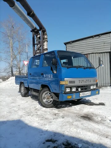 Продажа автомобиля с хорошей ходовой частью и оригинальными стеклами - Колёсные диски в Хабаровск