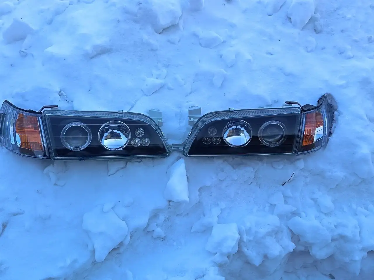 Фары линзы для Toyota Corolla 100 - Запчасти (Авто) в Хабаровск