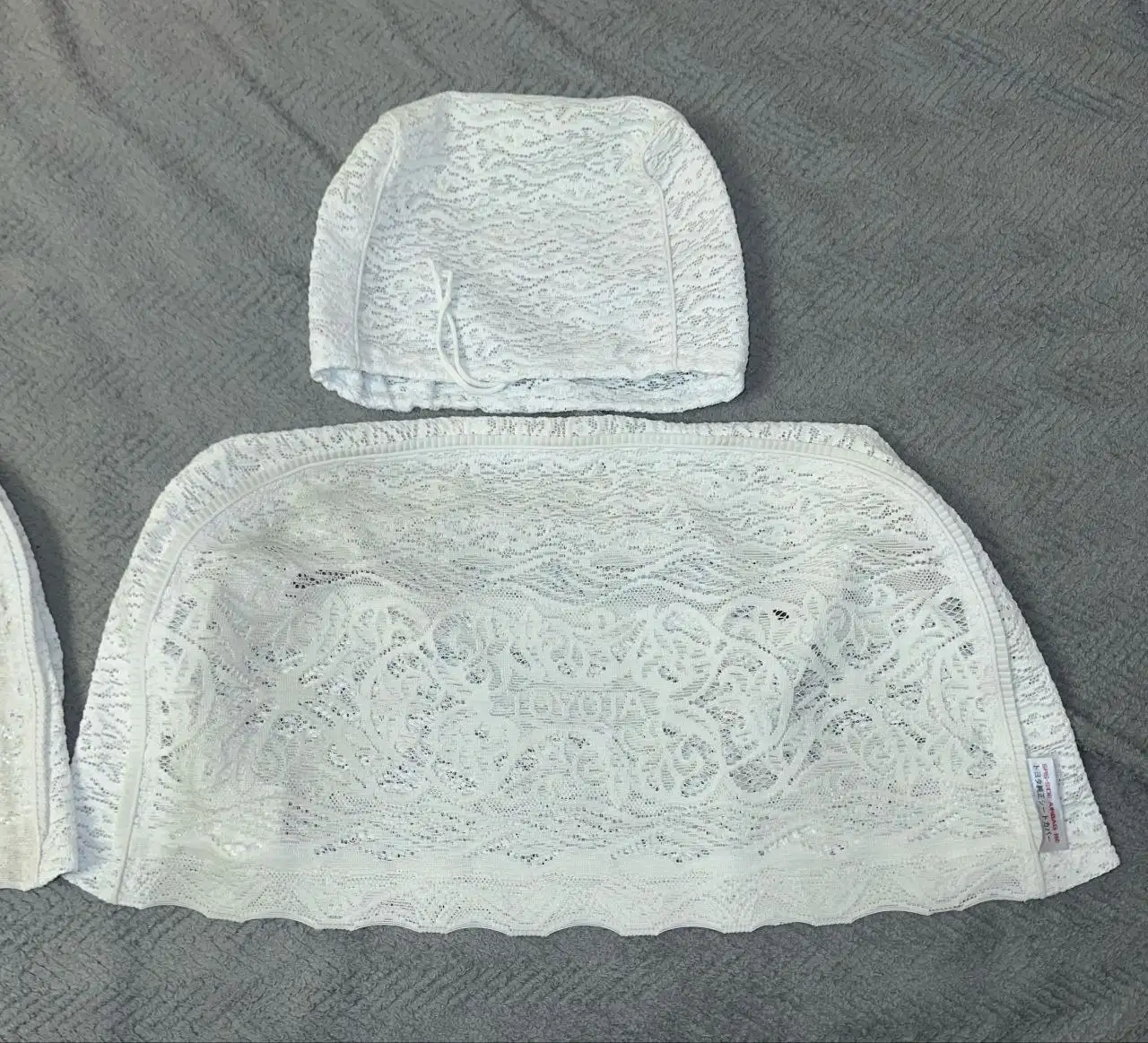 Продам передние чехлы Тойота оригинал - Запчасти (Авто) в Хабаровск