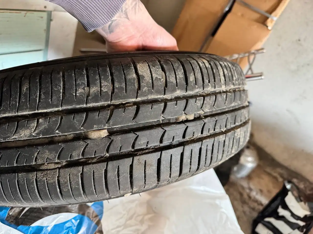 Шины лето б/п с японской машины - Шины и диски (Авто) в Хабаровск