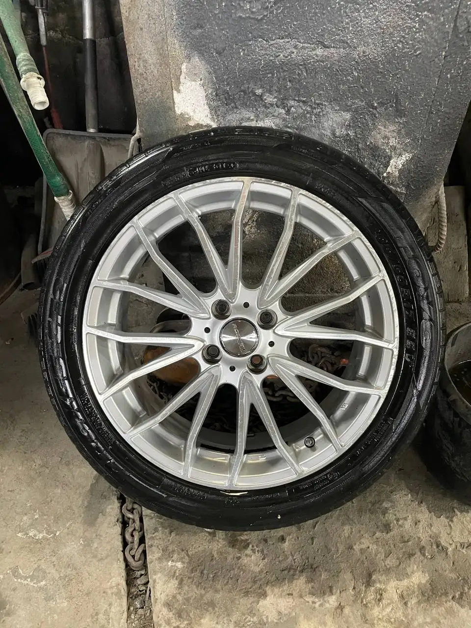 Продажа комплекта шин Goodyear и дисков с резиной Toyo - Запчасти (Авто) в Хабаровск