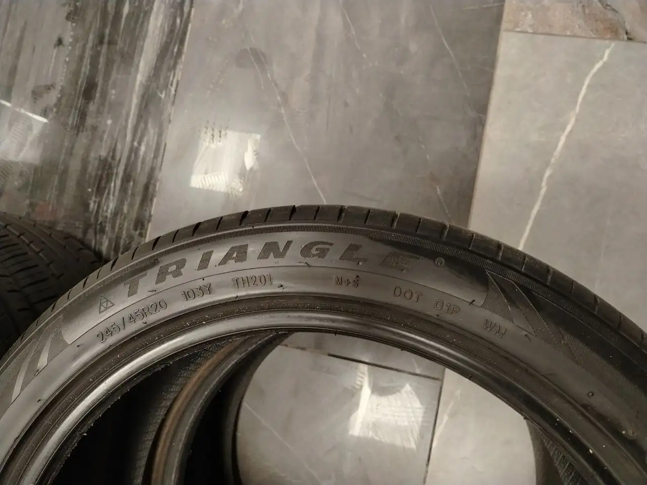 Шина Triang Sportex TH201 245/45/20 с износом 15% - Запчасти (Авто) в Хабаровск