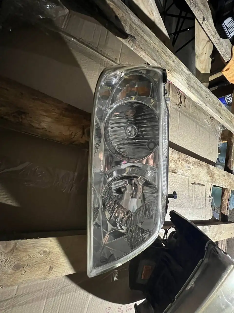 Продажа фар Ниссан Лаурель 35 Медалист с ксеноном - Фары (Запчасти) в Хабаровск