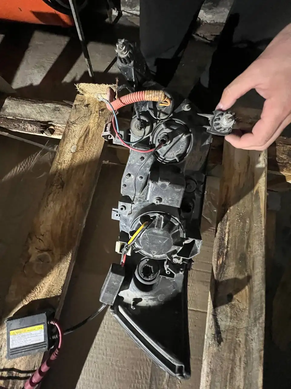 Продажа фар Ниссан Лаурель 35 Медалист с ксеноном - Фары (Запчасти) в Хабаровск