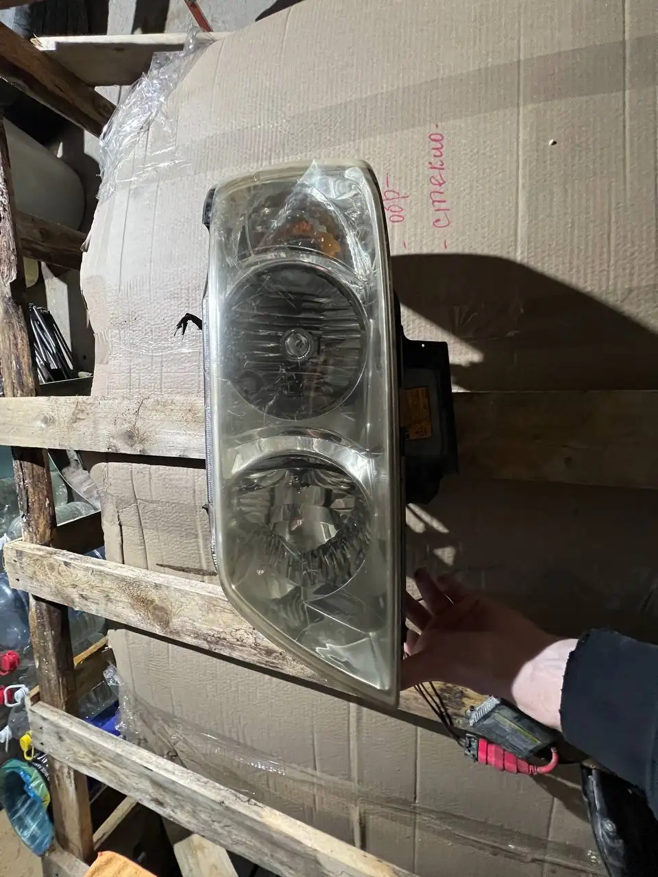 Продажа фар Ниссан Лаурель 35 Медалист с ксеноном - Фары (Запчасти) в Хабаровск
