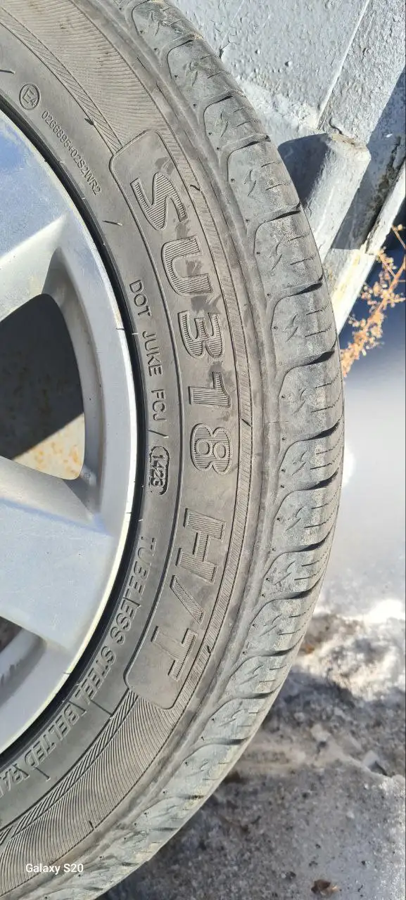 Продам комплект - Авторынок (Авто) в Хабаровск