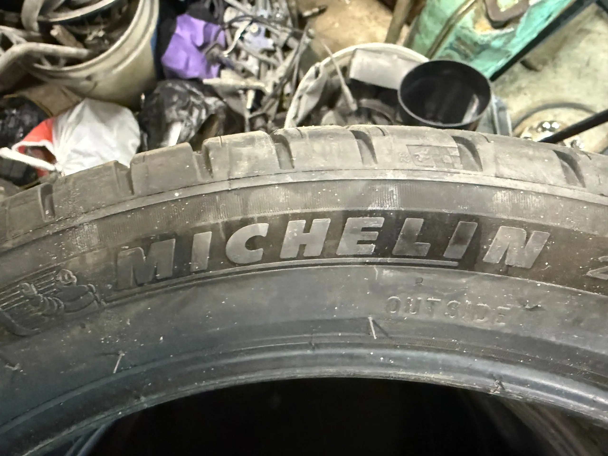 Продажа летней резины Michelin 245/45/20 - Шины и диски (Авто) в Хабаровск