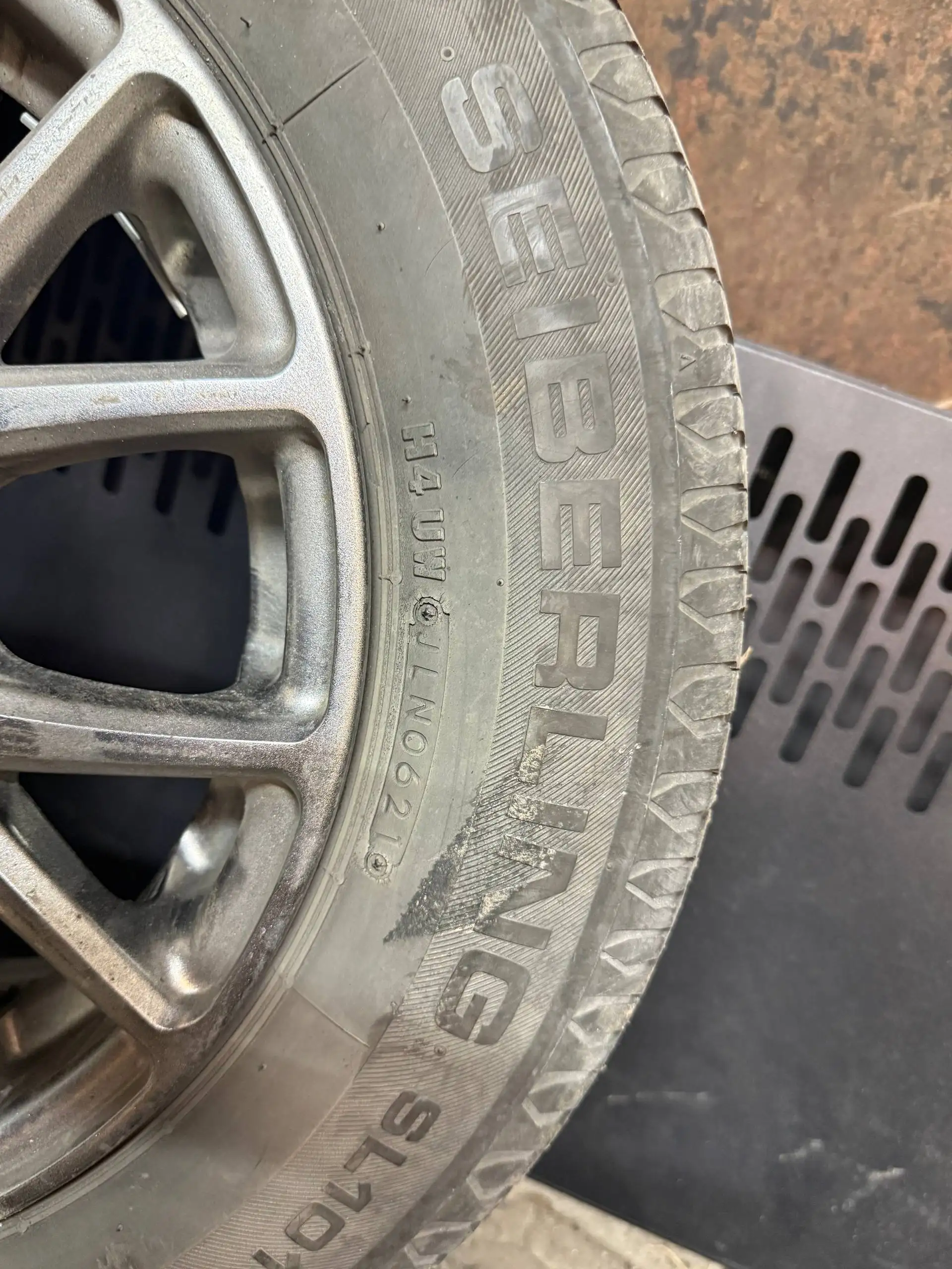 Продам литье 14-е 4/100 на летней резине 165/70/14 - Запчасти (Авто) в Хабаровск