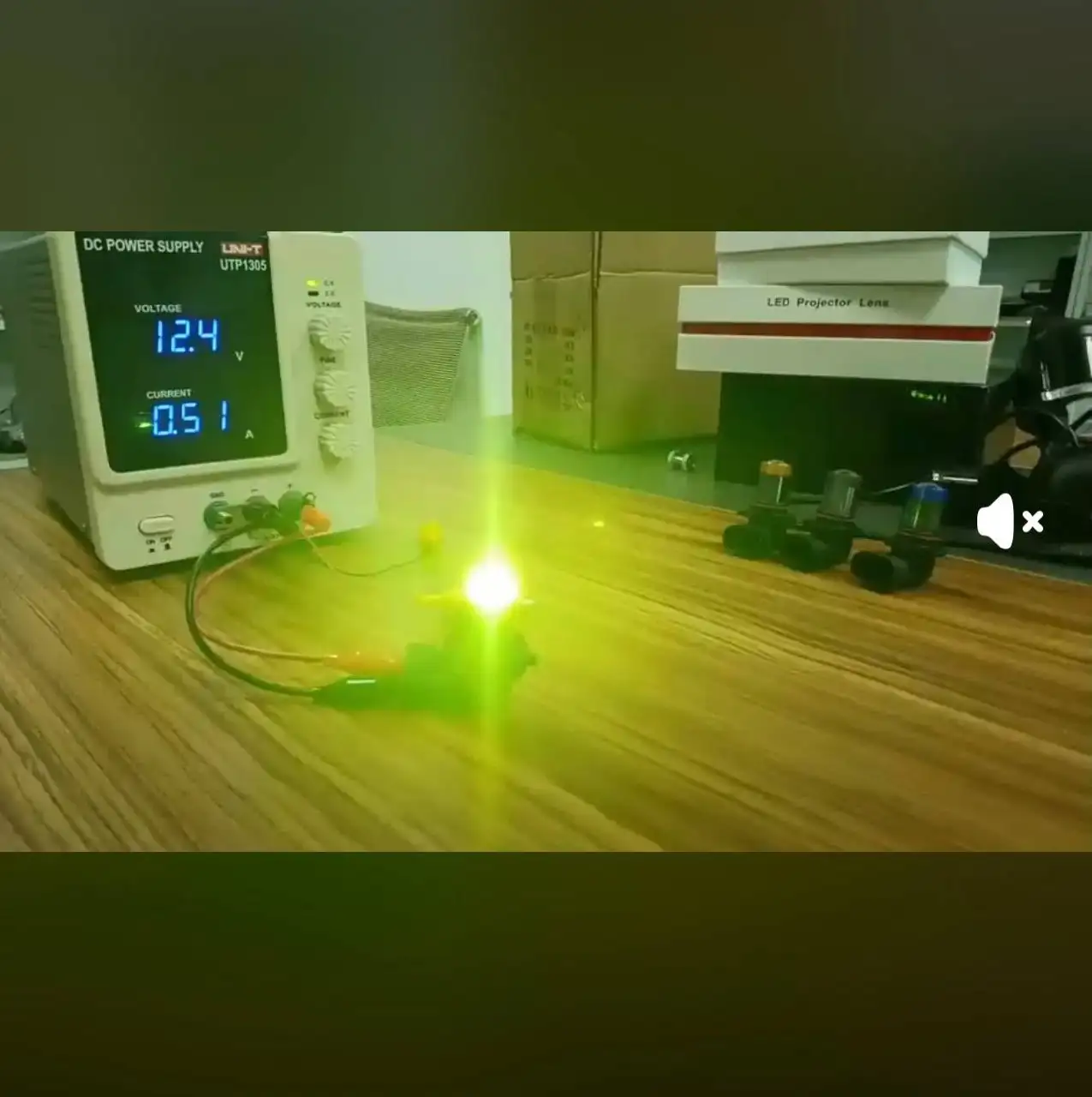 Лампы салатовые в туманки HB4 - Запчасти (Авто) в Хабаровск