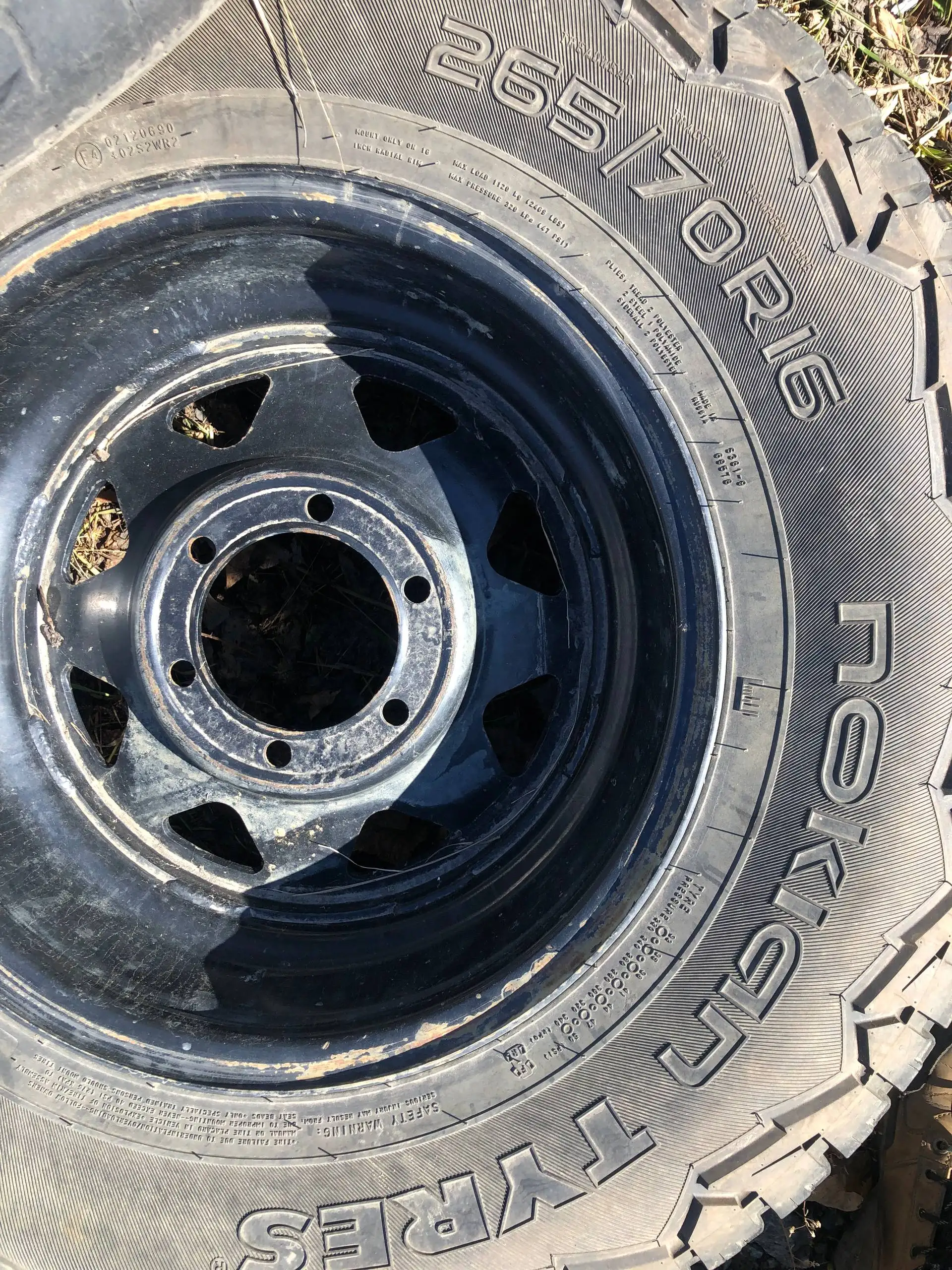 Продам комплект литых дисков EMR 16" и резины Nokian Outpost AT - Диски и шины (Запчасти) в Хабаровск