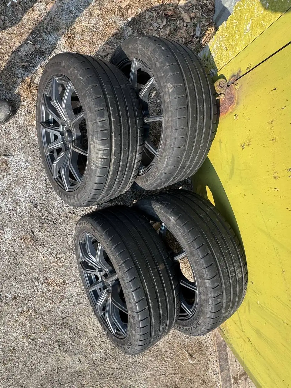 Продажа колес летних и зимних в Хабаровске - Шины и диски (Запчасти) в Хабаровск