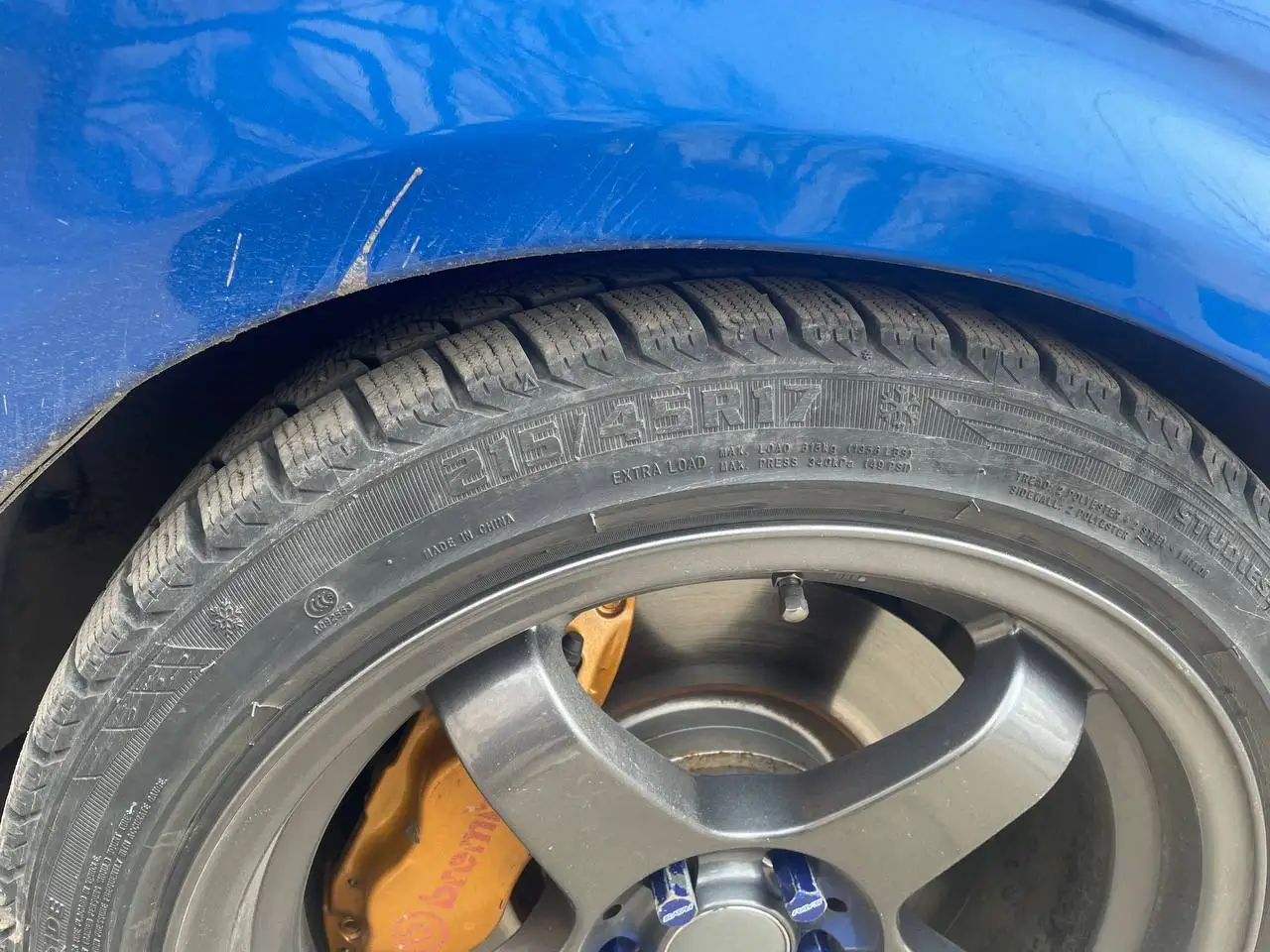 Продам зимнюю резину Farroad FRD 26 215/45 R17 - Шины и диски (Авто) в Хабаровск