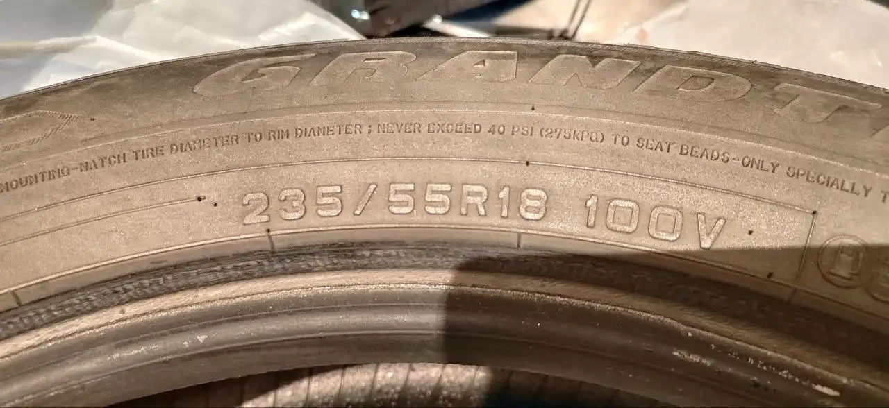 Продажа летней резины 235/55/18 2018 года - Шины и диски (Авто) в Хабаровск