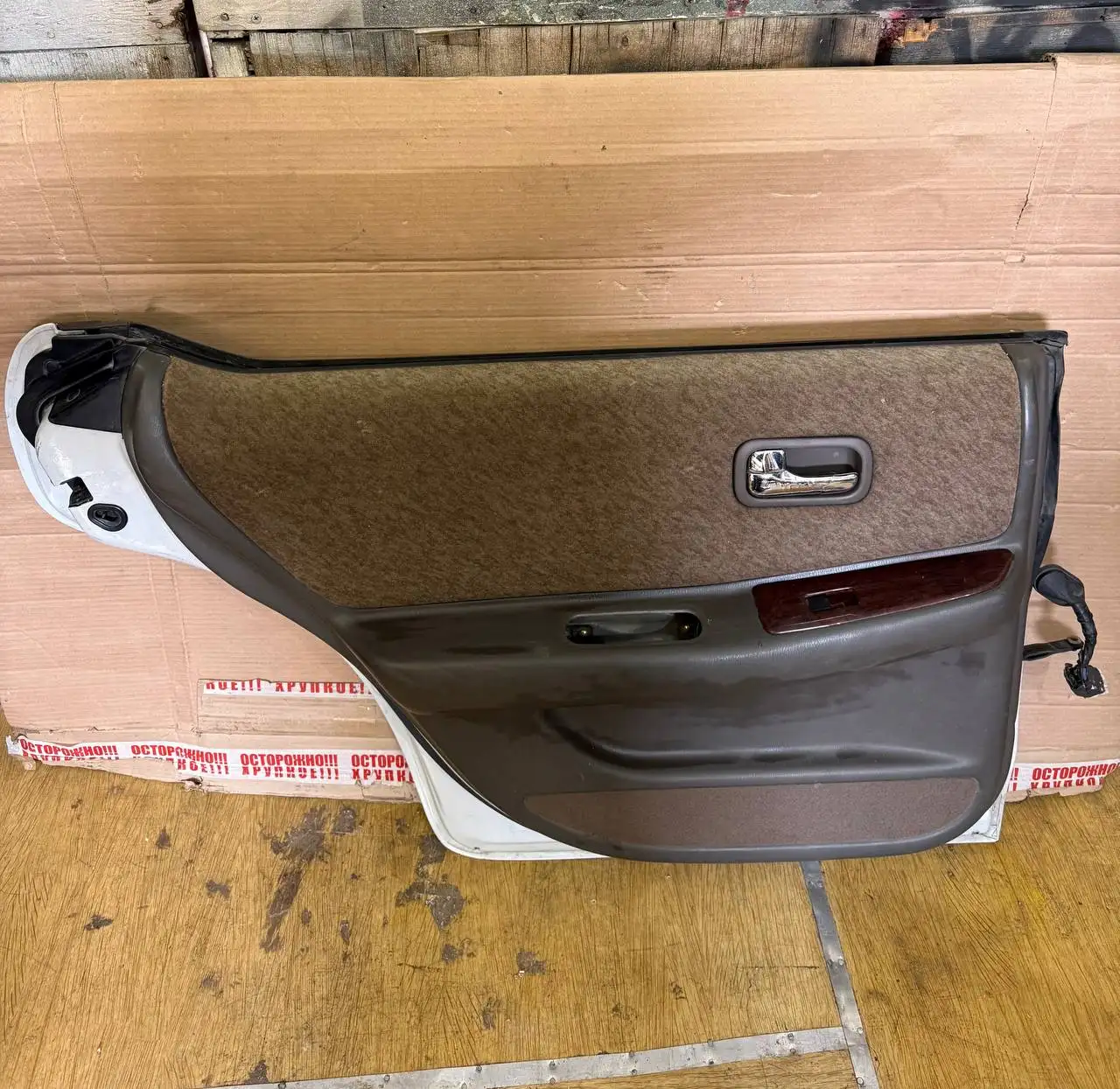 Продам дверь Nissan Laurel C34 Medalist - Автозапчасти (Запчасти) в Хабаровск