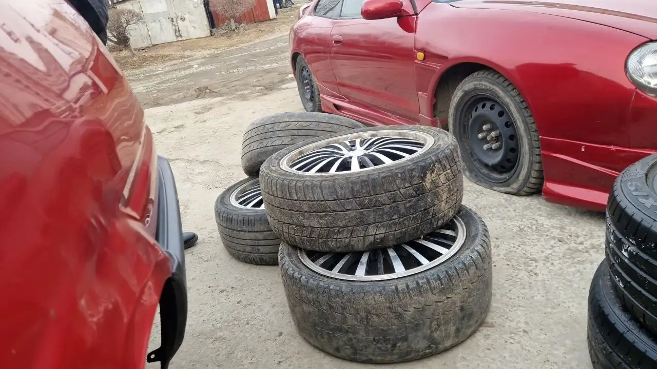 Шины R18 на добивку - Шины и диски (Авто) в Хабаровск