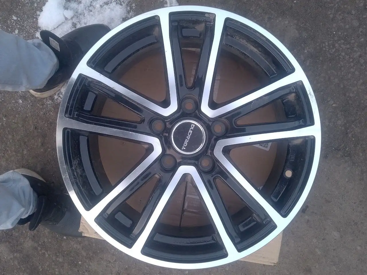 Продажа 4 новых шин 5/100 R16 - Шины и диски (Авто) в Хабаровск