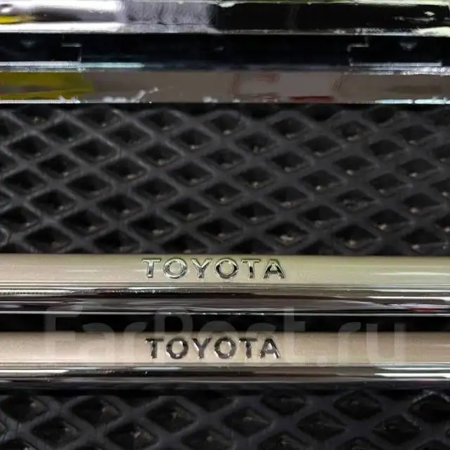Рамки номерные Toyota хром с позолотой - Аксессуары (Авто) в Хабаровск