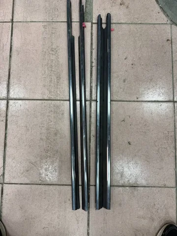 Продам молдинг дверей верхний Tourer S - Минивэны/фургоны в Хабаровск