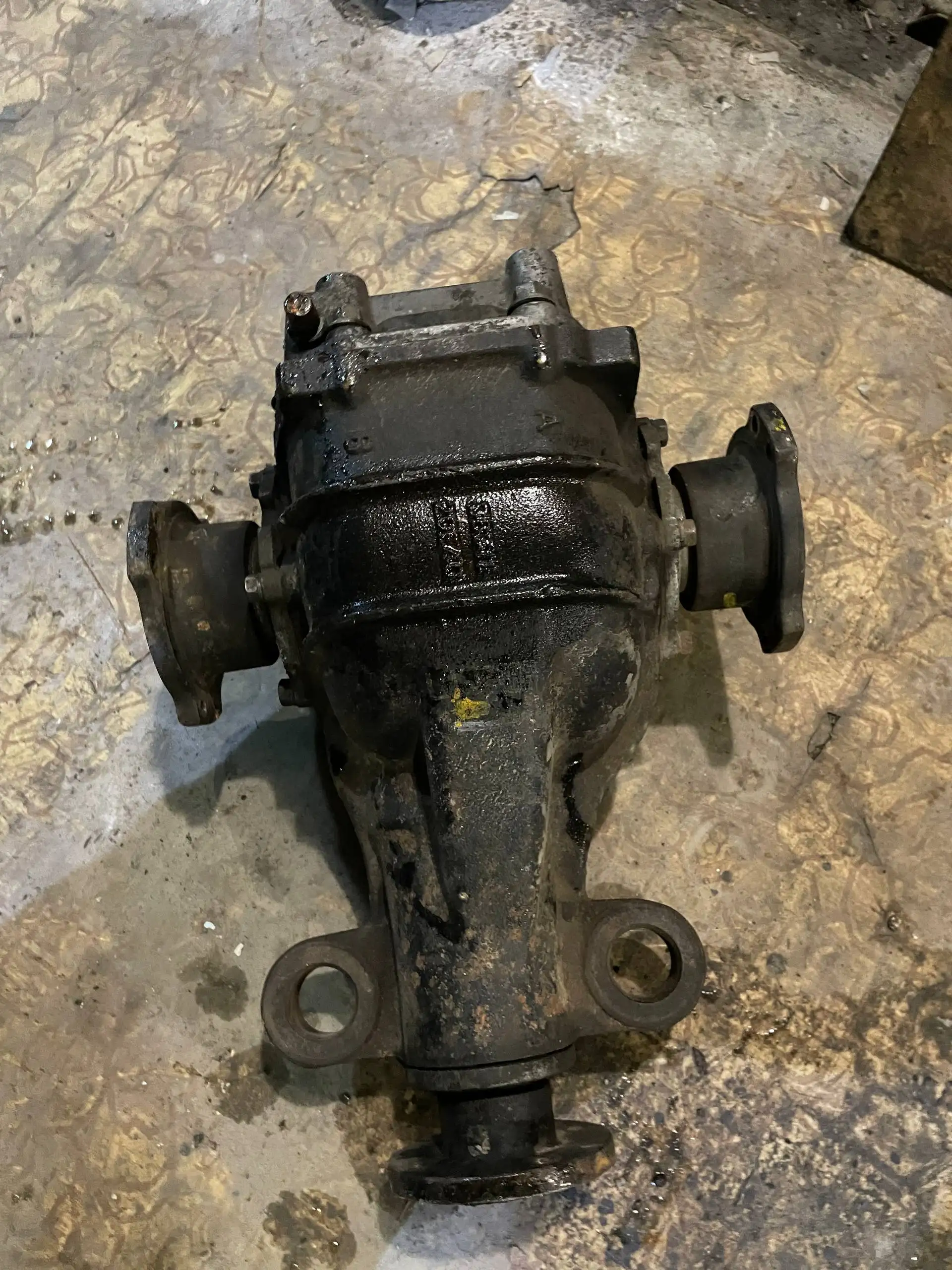 Продажа автозапчастей: резина, детали Nissan, Subaru, руль - Автозапчасти (Запчасти) в Хабаровск