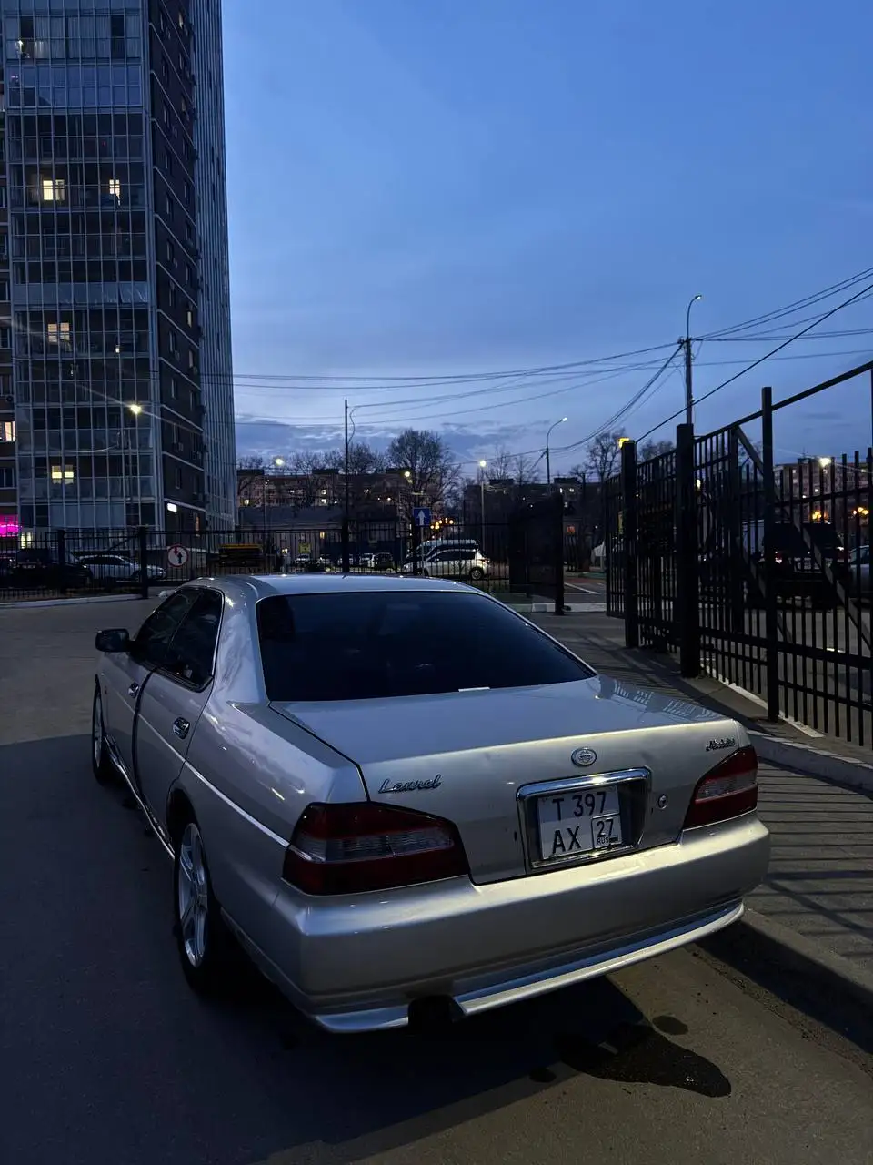 Продажа автомобиля 2 литра автомат - Легковые автомобили (Авто) в Хабаровск