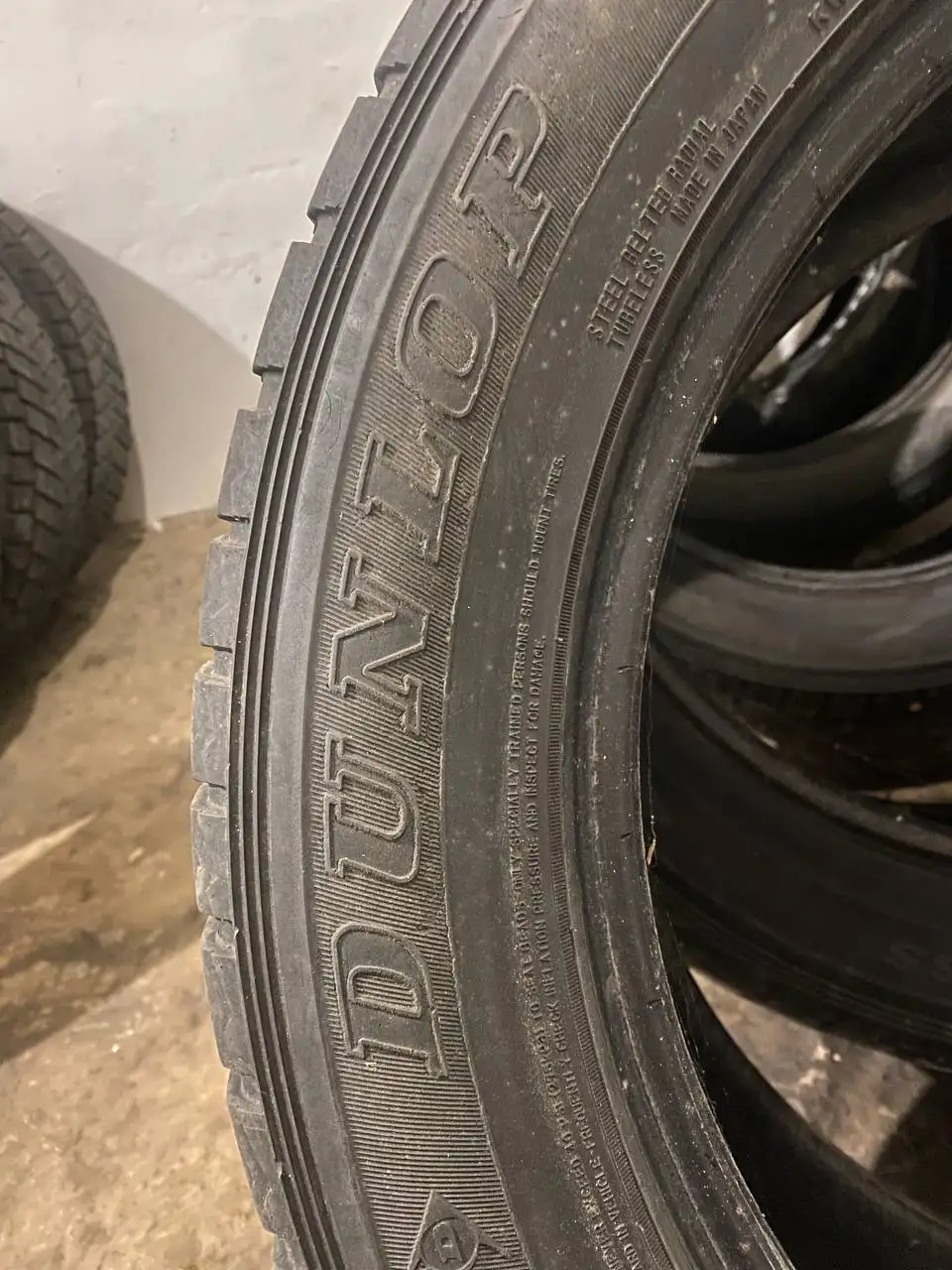 Продам зимнюю резину R20 Dunlop Grandtrek SJ6 - Шины и диски (Авто) в Хабаровск