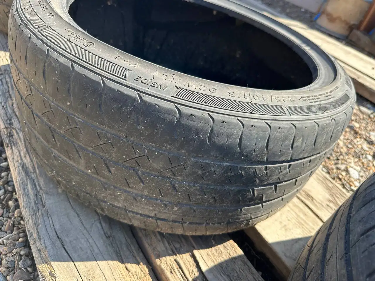 Комплект летней резины 225/40 R18 - Шины и диски (Авто) в Хабаровск