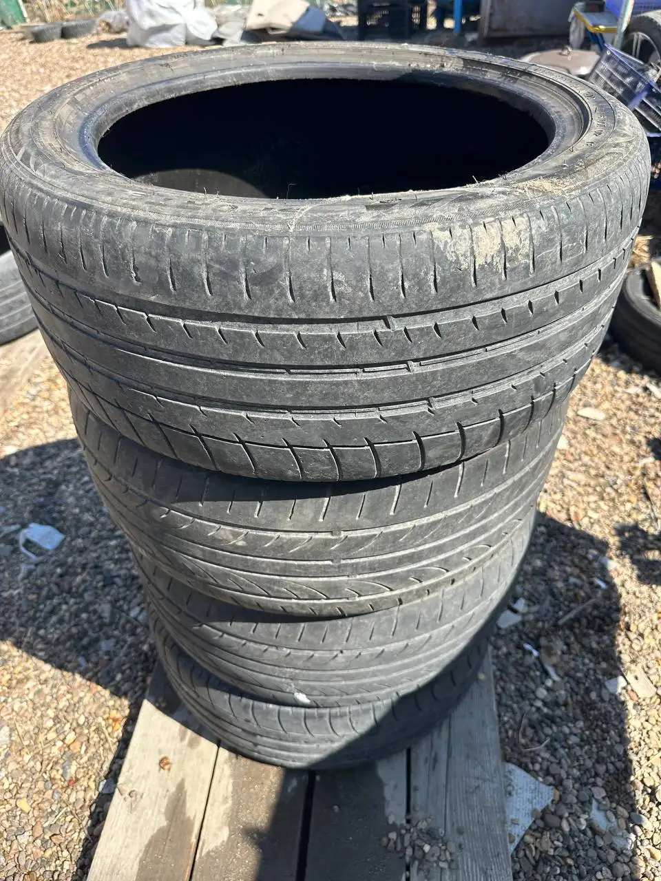 Продам летние шины 225/45 R17 - Шины и диски (Авто) в Хабаровск