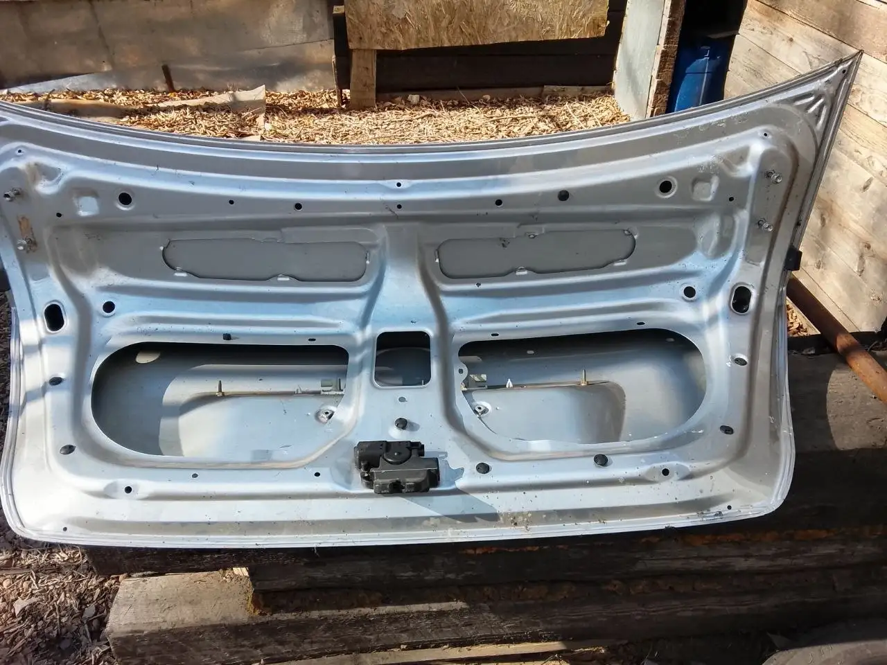 Продам крышку багажника для Алион 1 поколения - Кузовные детали (Запчасти) в Хабаровск