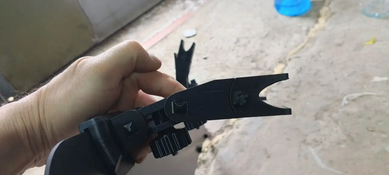 Продам фейринг (спойлер) для рейлингов на крышу авто - Запчасти (Авто) в Хабаровск