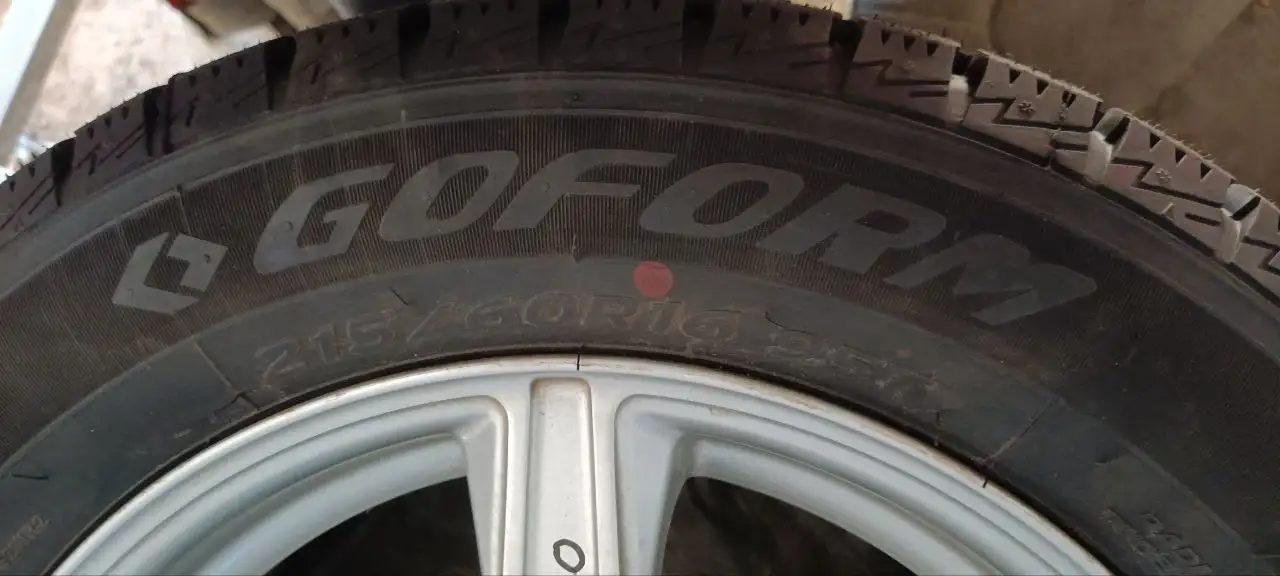 Продажа зимней резины с дисками GOFORM Winter W705 215/60R16 - Шины и диски (Авто) в Хабаровск