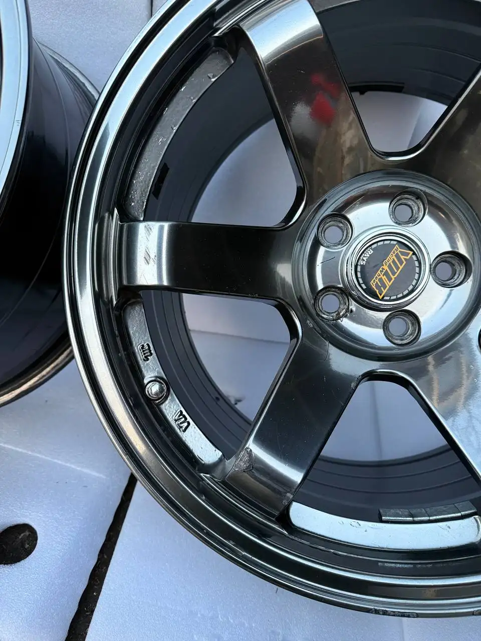 Комплект дисков RAYS Volk Racing TE37 с повреждениями - Диски (Запчасти) в Хабаровск