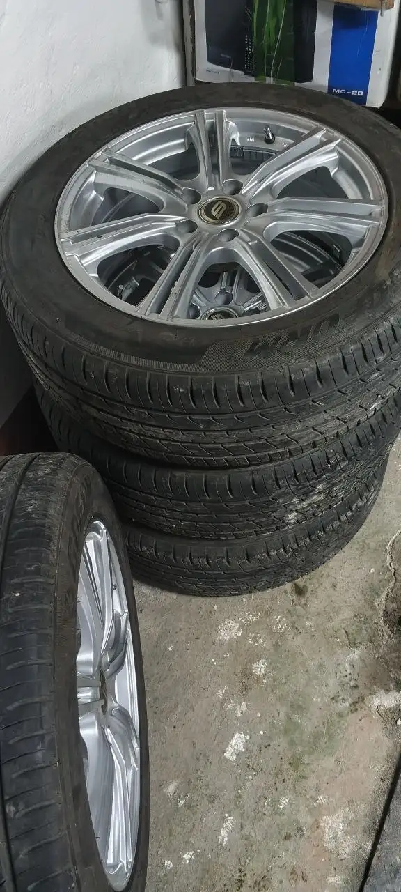 Комплект колес 225/55/18 с дисками Stranger и летней резиной Goform - Запчасти (Авто) в Хабаровск