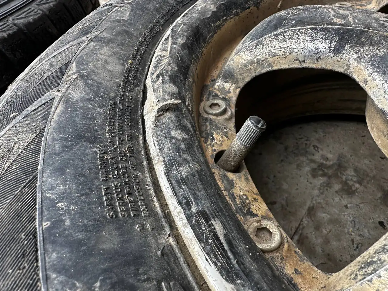 Продам 2 диска 185/70/14 - Запчасти (Авто) в Хабаровск