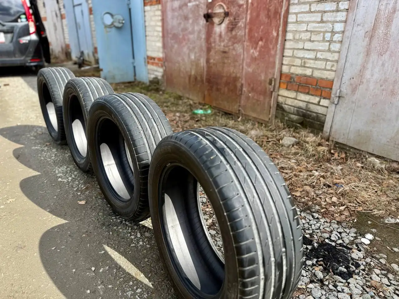 Продам комплект резины Nokian Tures Nordman SZ2 225/55/17 - Шины и диски (Авто) в Хабаровск