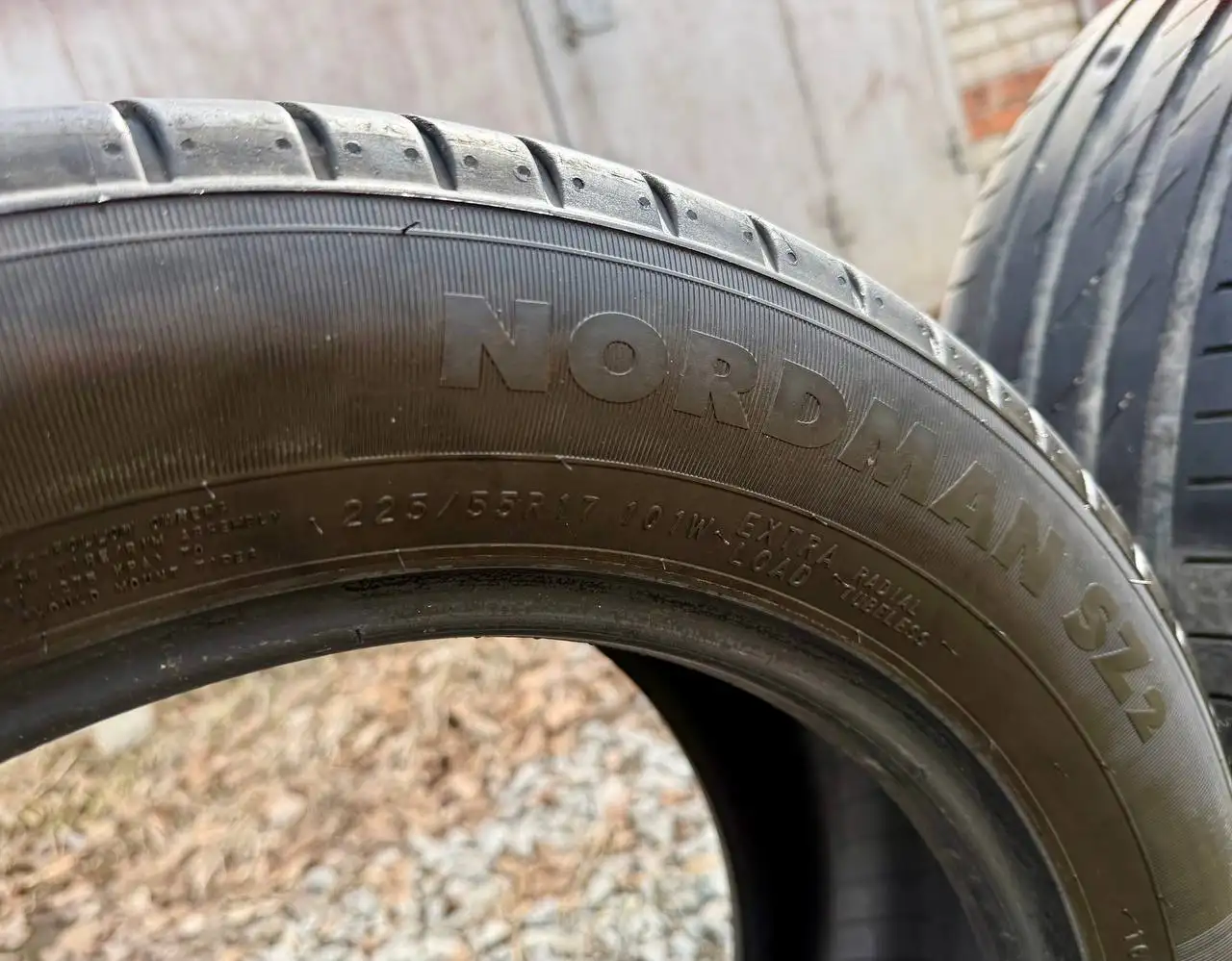 Продам комплект резины Nokian Tures Nordman SZ2 225/55/17 - Шины и диски (Авто) в Хабаровск