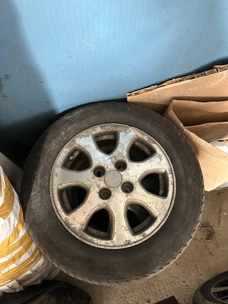 Продажа шин R14 с резиной - Шины и диски (Авто) в Хабаровск