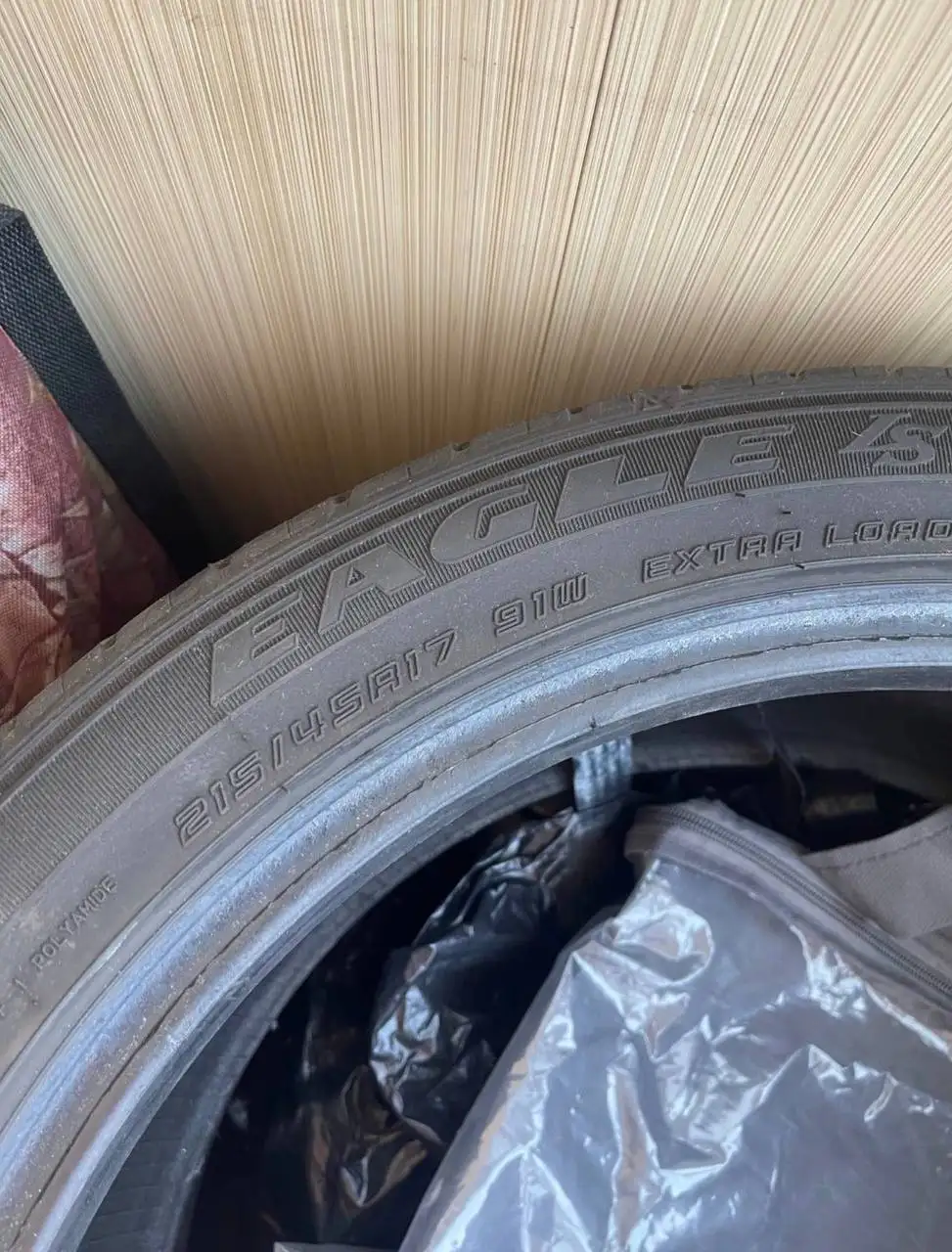 Продам летнюю резину Goodyear Eagle 215/45/17 - Шины и диски (Авто) в Хабаровск
