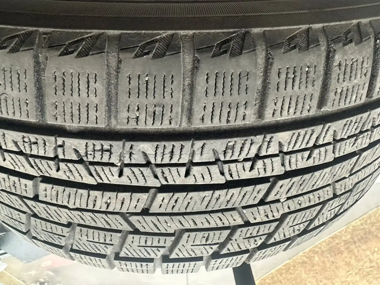 Продажа шин Yokohama Ice Guard IG60 235x45R17 - Шины и диски (Запчасти) в Хабаровск