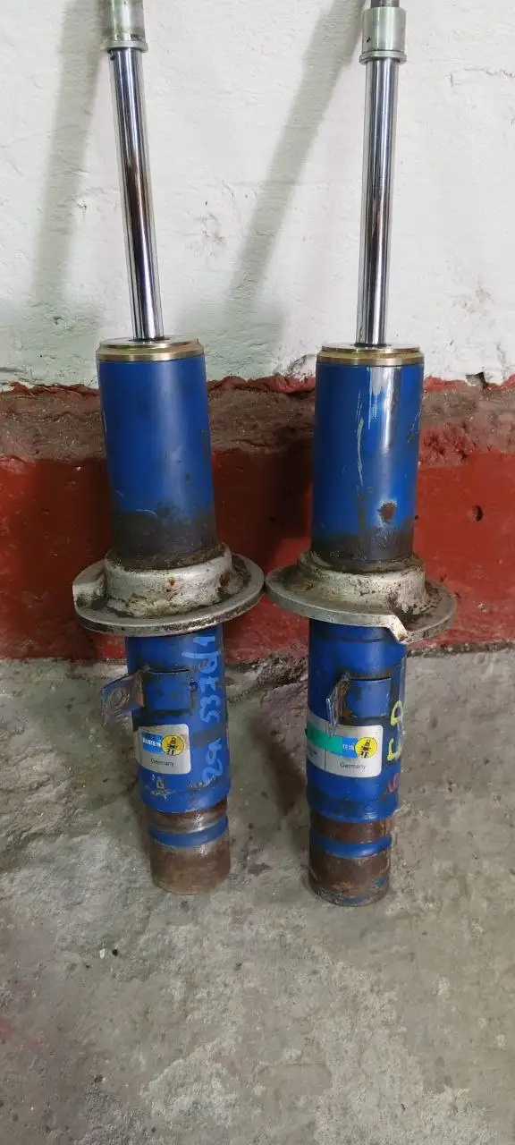 Продам передние стойки Bilstein для Toyota - Автозапчасти (Запчасти) в Хабаровск