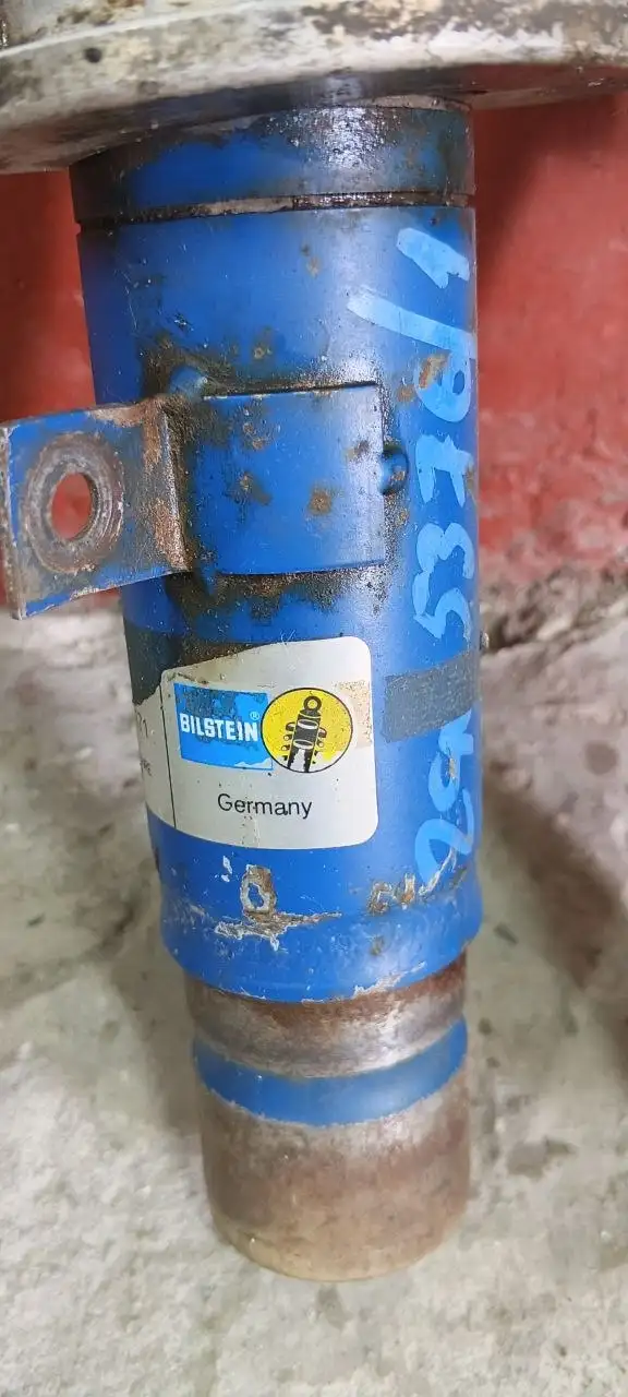 Продам передние стойки Bilstein для Toyota - Автозапчасти (Запчасти) в Хабаровск