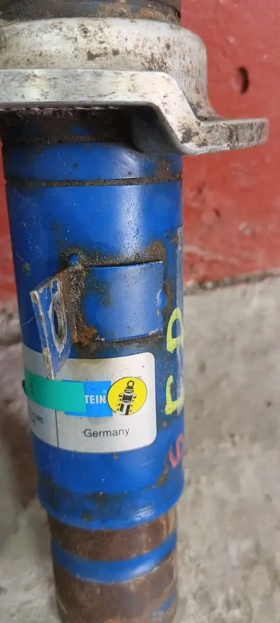 Продам передние стойки Bilstein для Toyota - Автозапчасти (Запчасти) в Хабаровск