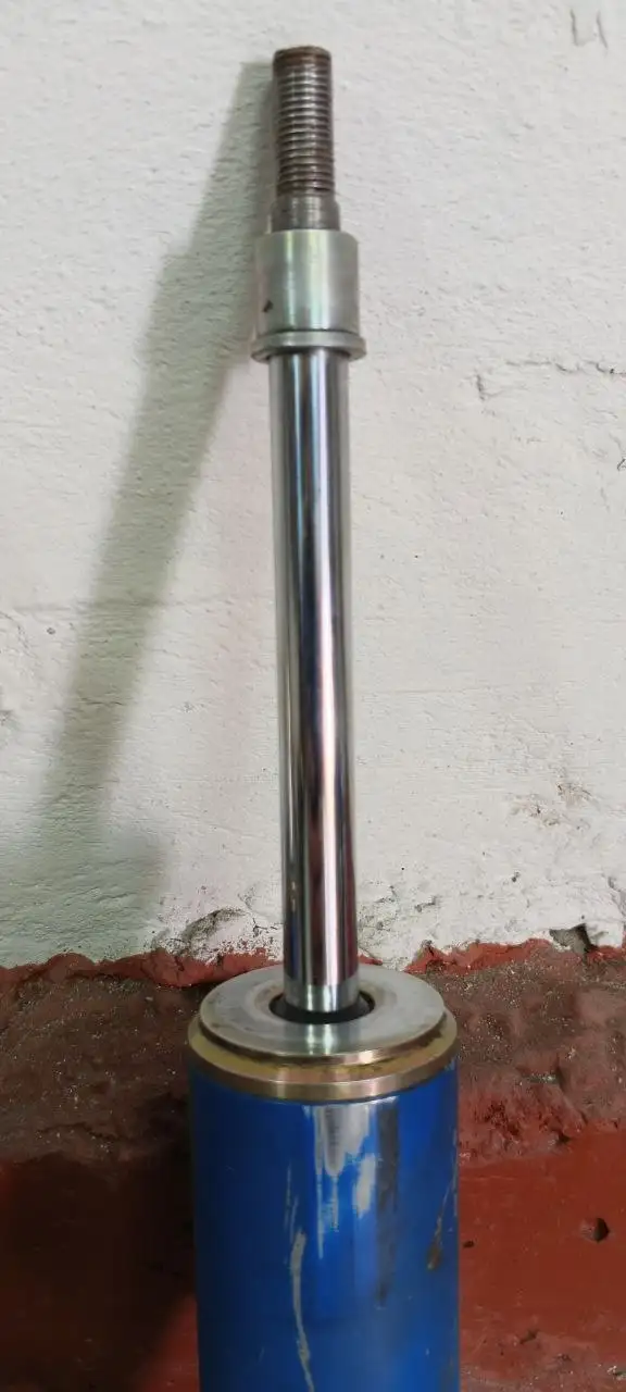 Продам передние стойки Bilstein для Toyota - Автозапчасти (Запчасти) в Хабаровск