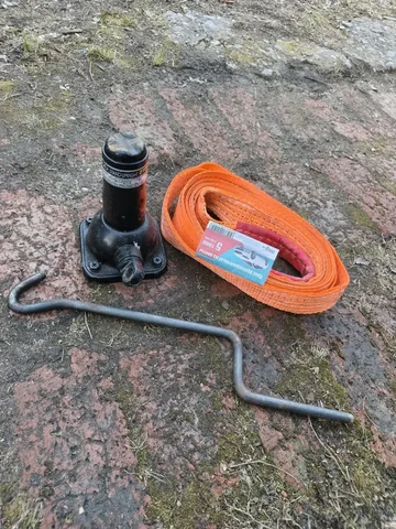 Продам Домкрат 2т + Трос 5т - Авто в Хабаровск