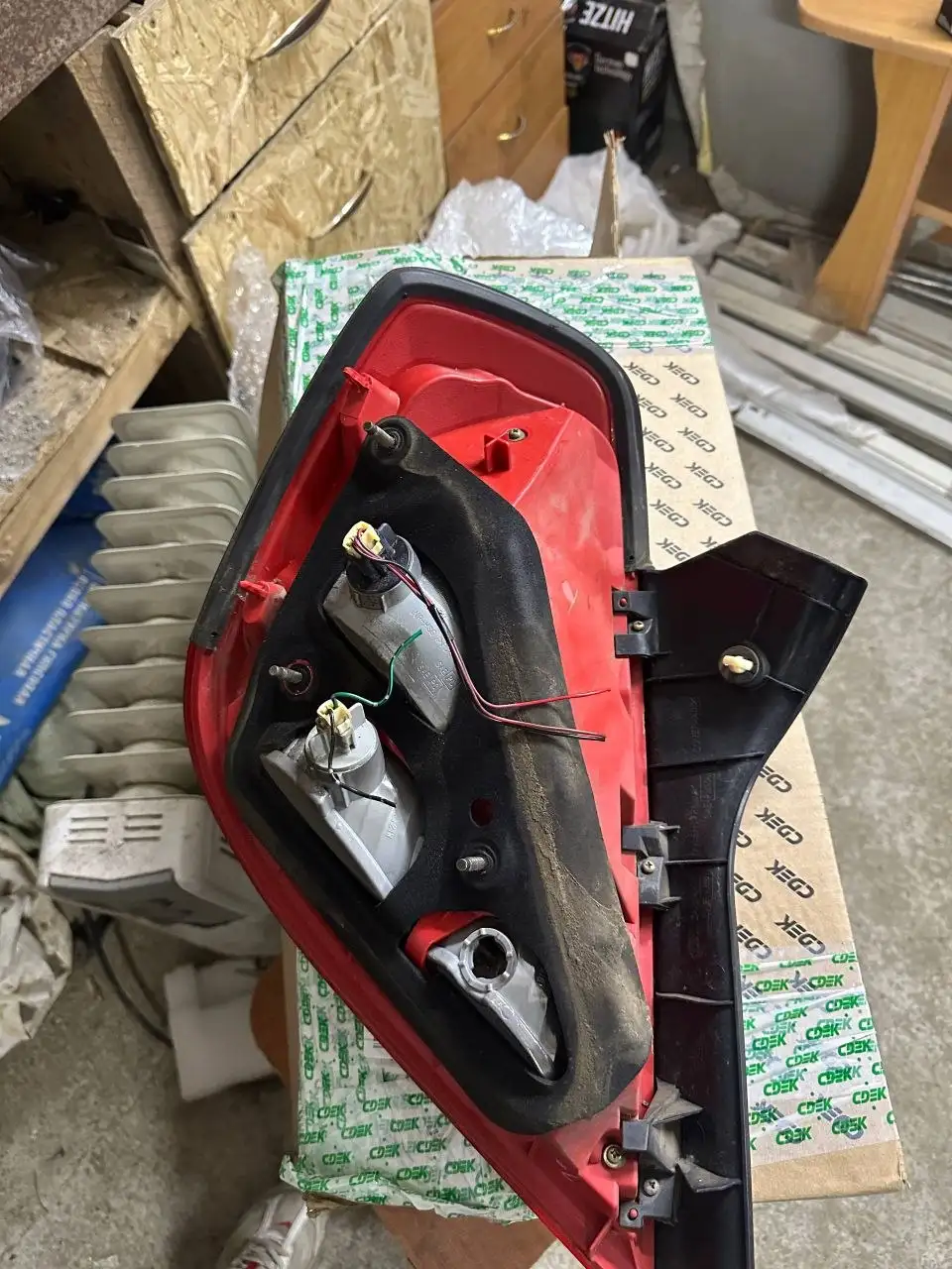 Диски R13 и фара Nissan Teana J31 - Запчасти (Авто) в Хабаровск