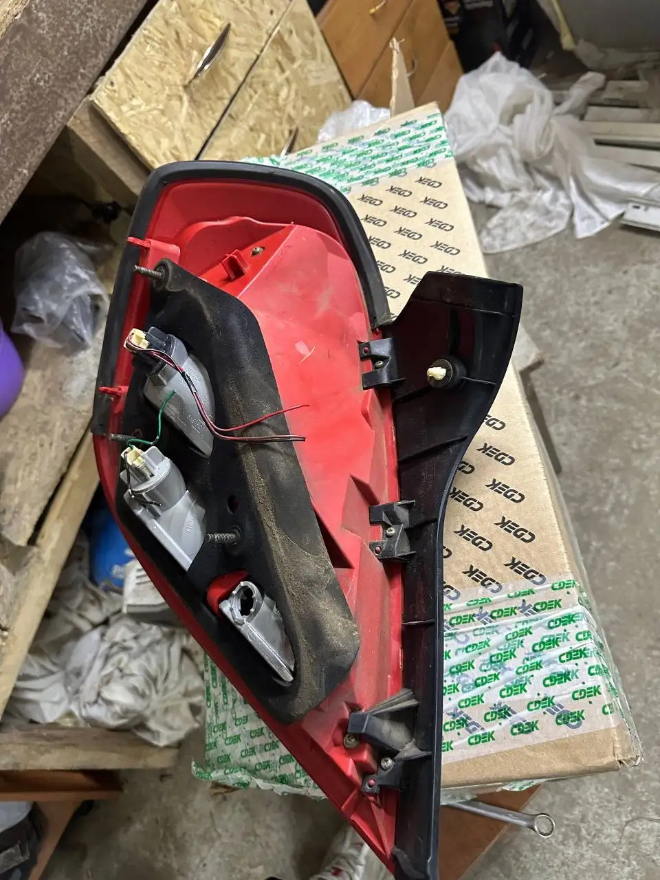 Диски R13 и фара Nissan Teana J31 - Запчасти (Авто) в Хабаровск