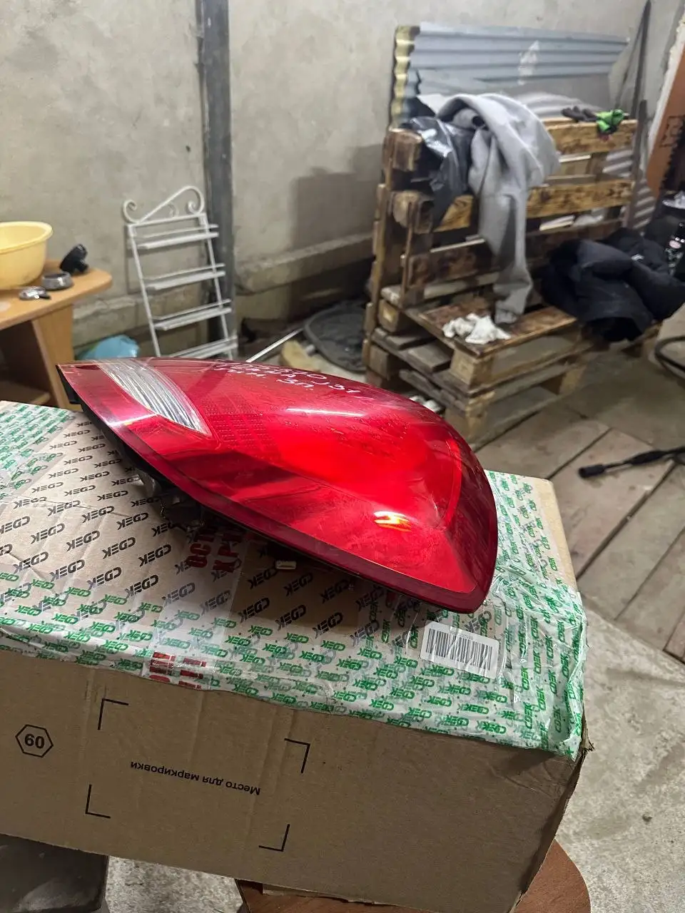 Диски R13 и фара Nissan Teana J31 - Запчасти (Авто) в Хабаровск