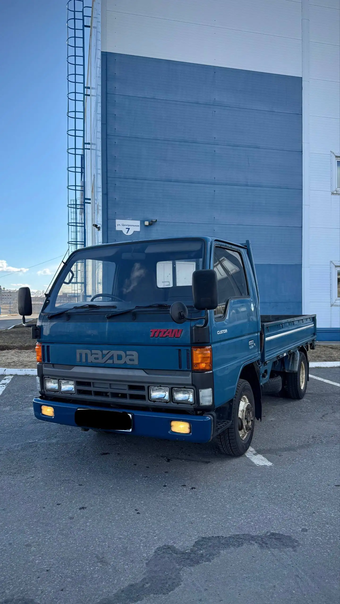 Продам грузовик бортовой Mazda Titan - Грузовики (Авто) в Хабаровск