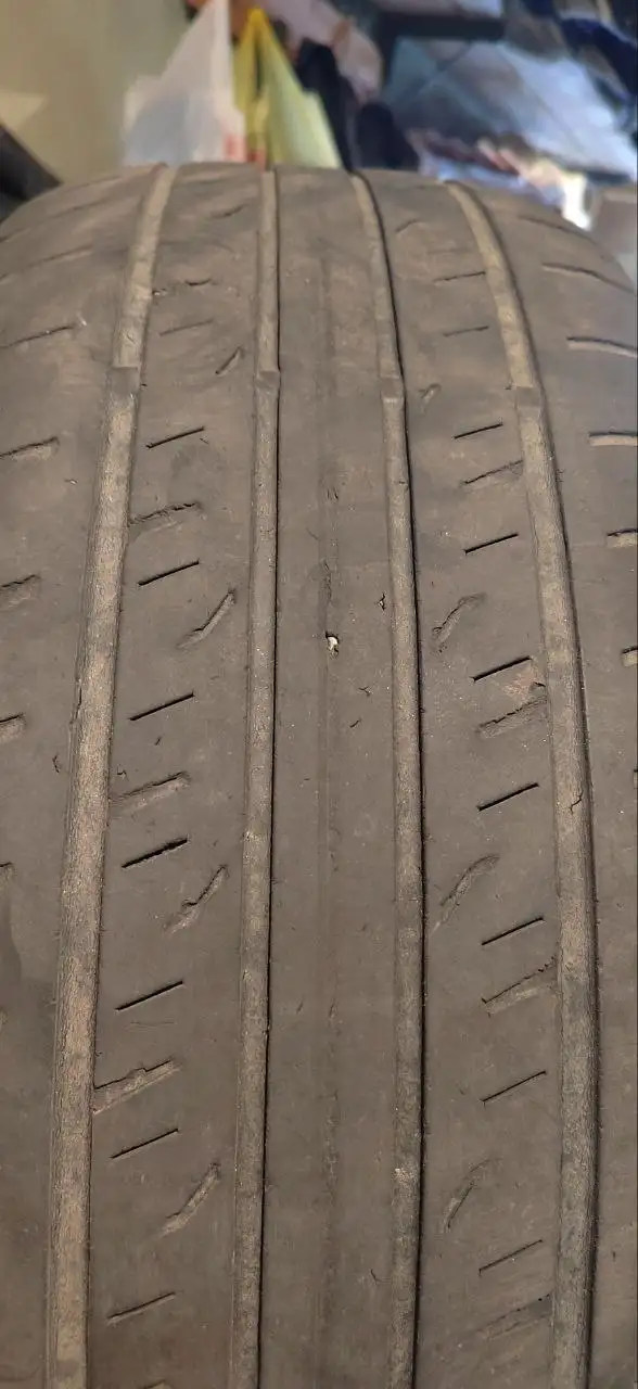 Отдам бесплатно летнюю резину 235/55/18 - Шины (Авто) в Хабаровск