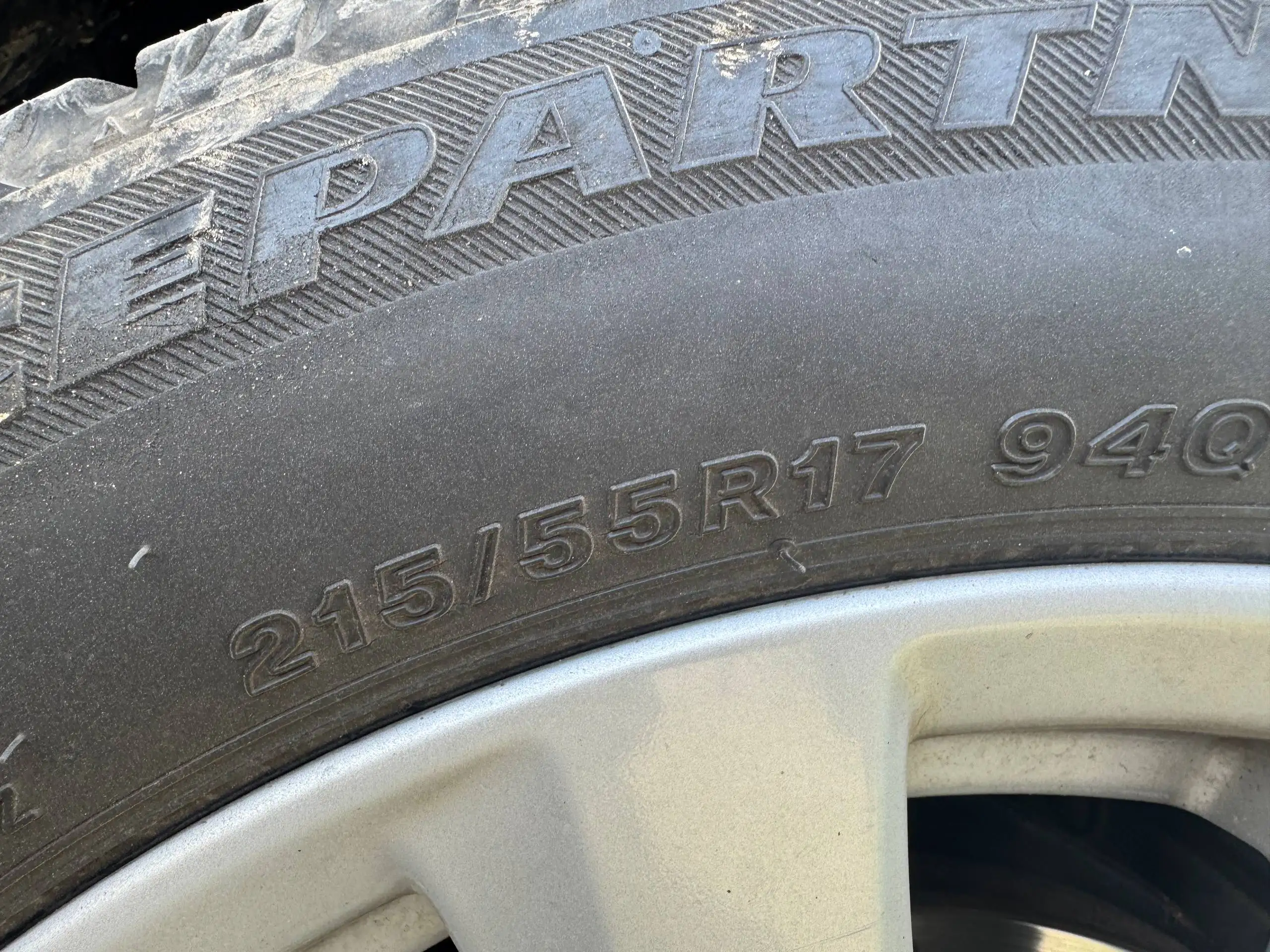 Продам зимние шины 215/55 R17 - Шины (Авто) в Хабаровск